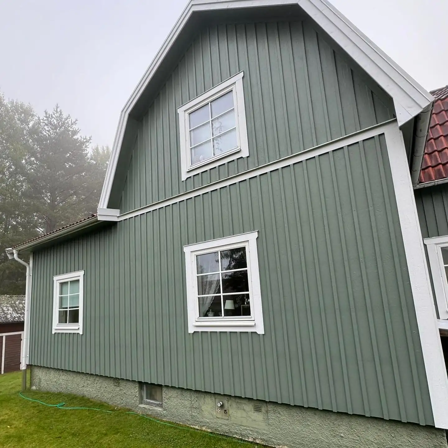 Husets hörna efter målning