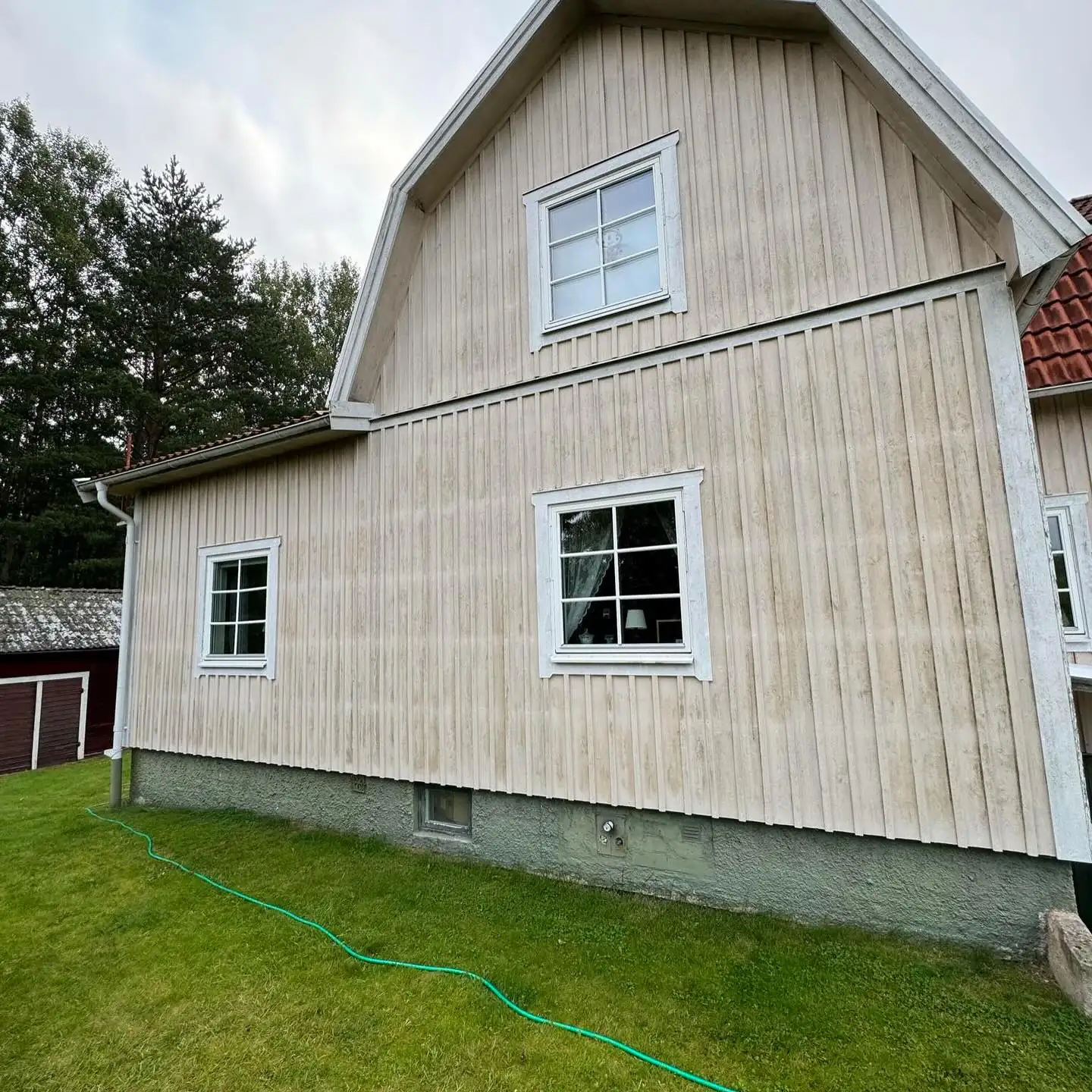 Husets hörna före målning